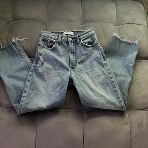 “Abercrombie & Fitch - Curve Love The Ankle Straight Ultra High Rise”